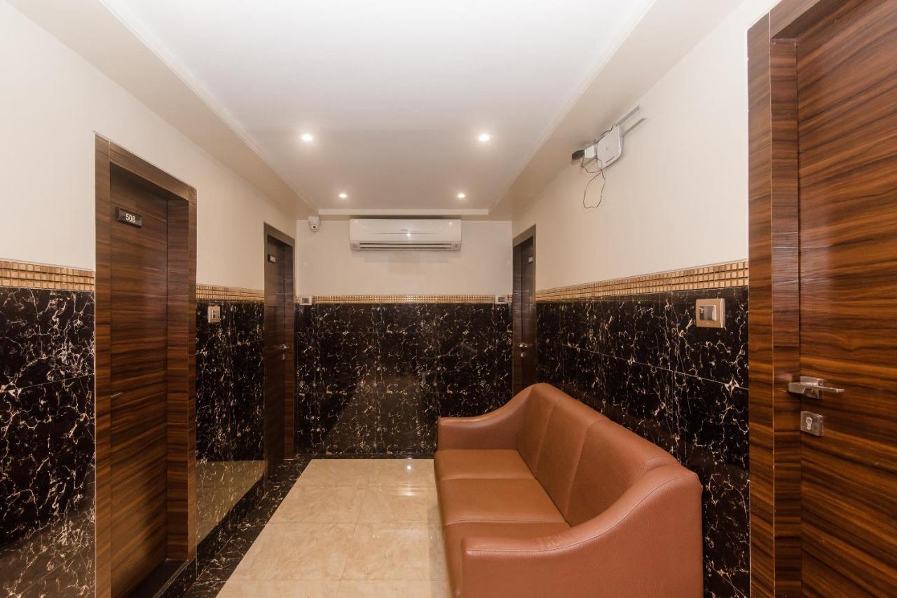 Vaccinated Staff - Oyo 22055 Dadar Residency Hotel Mumbai Exterior photo